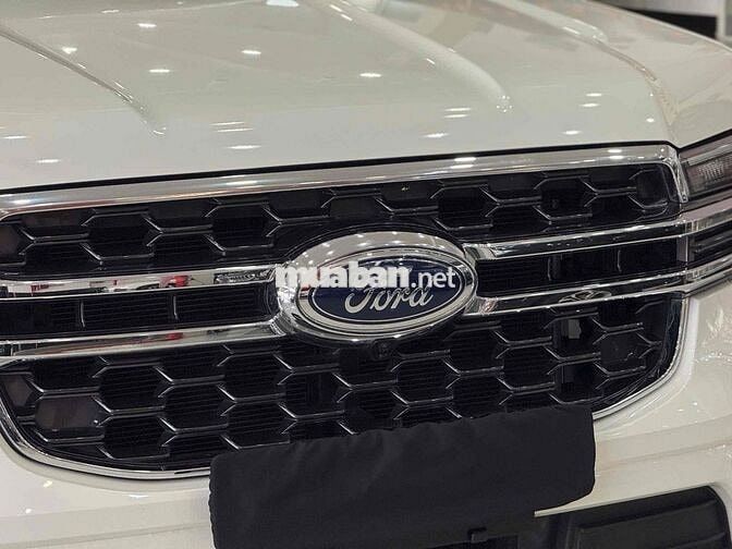 Ford Everest 2024 Titanium 2.0 AT 4x2 - 9000 km
