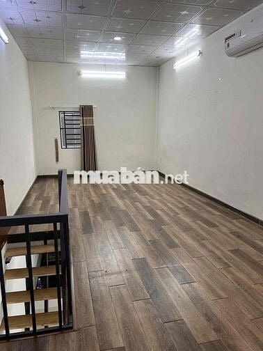 Cho thuê nhà trung tâm Q1, trệt gác suốt, nhà trống vào ở ngay