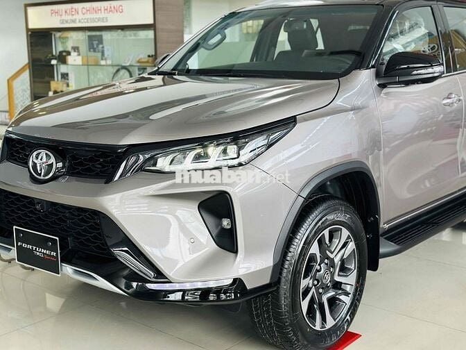 Fortuner Legender 2.4L 4x2 AT | Ưu Đãi Sốc 45 tr