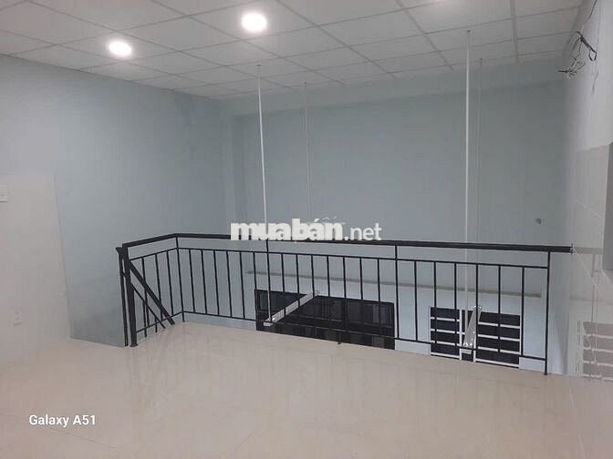 Phòng trọ 40m2 có gác mặt tiền hẻm Bùi Quang Là, không chung lối đi.