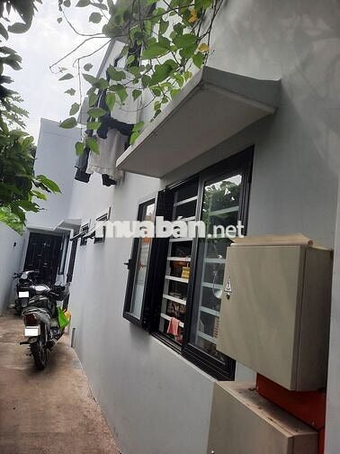 Phòng trọ 40m2 có gác mặt tiền hẻm Bùi Quang Là, không chung lối đi.