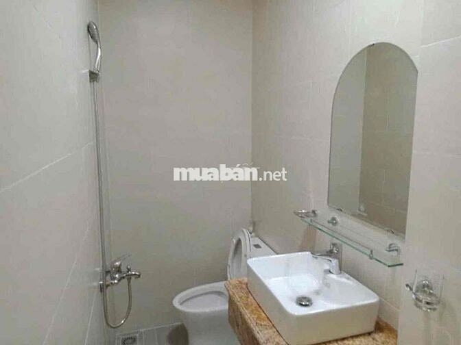 Phong mới 30m2 2 cửa sổ, mặt tiền Hoàng Hoa Thám. P7. Bình Thạnh