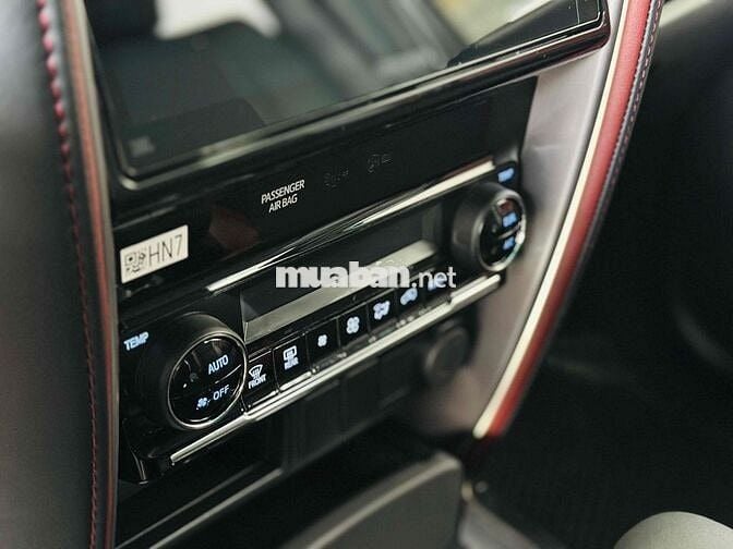 Fortuner Legender 2.4L 4x2 AT | Ưu Đãi Sốc 45 tr