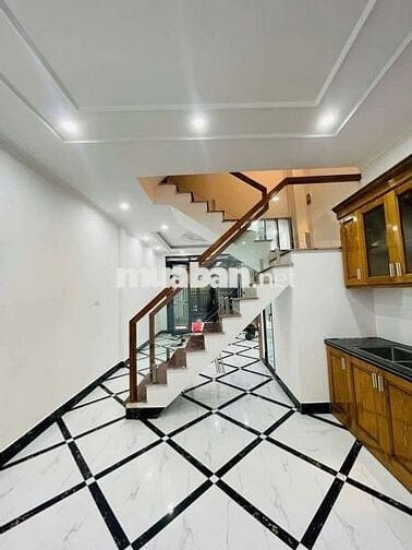 BÁN NHÀ MẶT NGÕ GIẢI PHÓNG – Ô TÔ VÀO NHÀ - 43M2 Giá Hơn 10 Tỷ