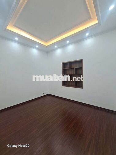 BÁN NHÀ MẶT NGÕ GIẢI PHÓNG – Ô TÔ VÀO NHÀ - 43M2 Giá Hơn 10 Tỷ