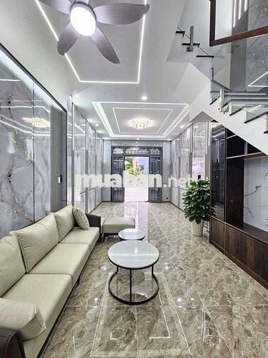 Cho thuê nhà Gần ngã tư Hòa Lân