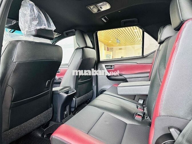 Fortuner Legender 2.4L 4x2 AT | Ưu Đãi Sốc 45 tr