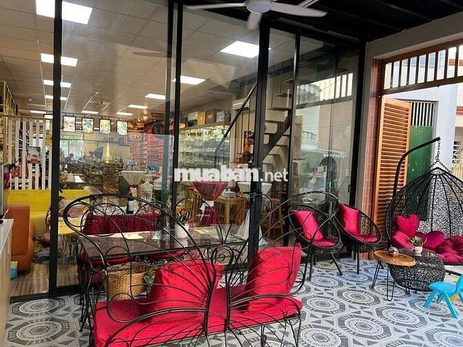 cho thuê mặt bằng cực đẹp và lớn để kinh doanh ngân hàng văn phòng