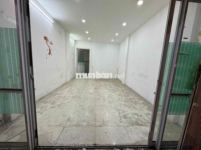 Nhà nguyên căn mặt tiền Hồ Văn Huê giao Nguyễn Kiệm