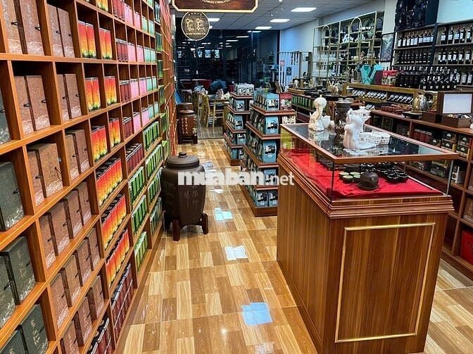 cho thuê mặt bằng cực đẹp và lớn để kinh doanh ngân hàng văn phòng
