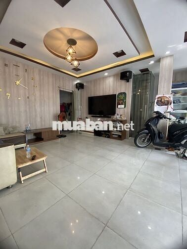 Chính chủ Bán Nhà Mặt tiền đầu hẻm lớn,Quận 7,Sổ hồng riêng