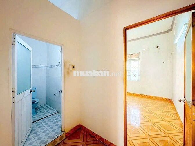 NHÀ CẤP 4,DIỆN TÍCH 64M2,HẺM XE HƠI , MẶT TIỀN RA HUỲNH TẤN PHÁT ,