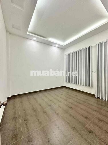 CHO THUÊ NHÀ SÂN 3 OTO, Đ24 LINH ĐÔNG,GẦN PHẠM VĂN ĐỒNG