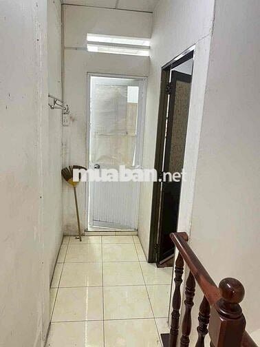 Nhà nguyên căn mặt tiền Hồ Văn Huê giao Nguyễn Kiệm