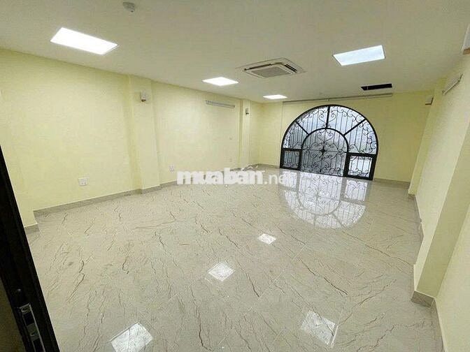 🏡 Cho Thuê Nhà MT Nguyễn Hồng Đào_5x20m, Trệt 3 lầu, Nhà Mới 99%