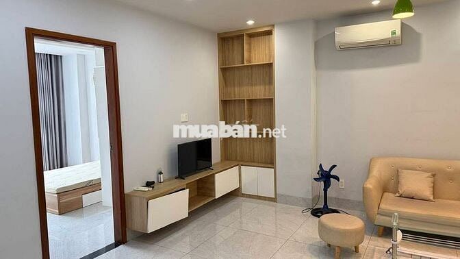 Căn hộ 2PN 1WC (70m2), sẵn nội thất, có thang máy, hầm xe. Chỉ 10 tr