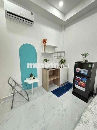 CHO THUÊ PHÒNG CỬA SỔ TO, NỘI THẤT MỚI NGAY VÒNG XOAY DÂN CHỦ, GẦN UEH