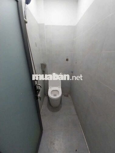 Bùi Quang Là phường 12 nhà trệt lầu hai phòng hai toilet