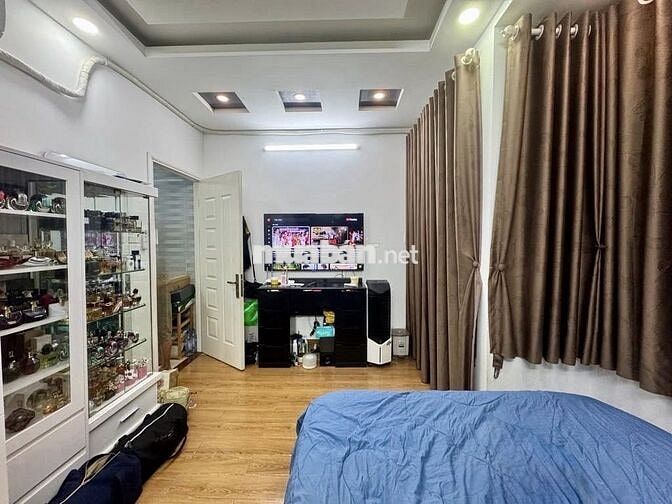 Nhà 50m2 (4.5x11m), 5 tầng 5PN, Phan Đăng Lưu Phú Nhuận, hẻm 5m xe hơi