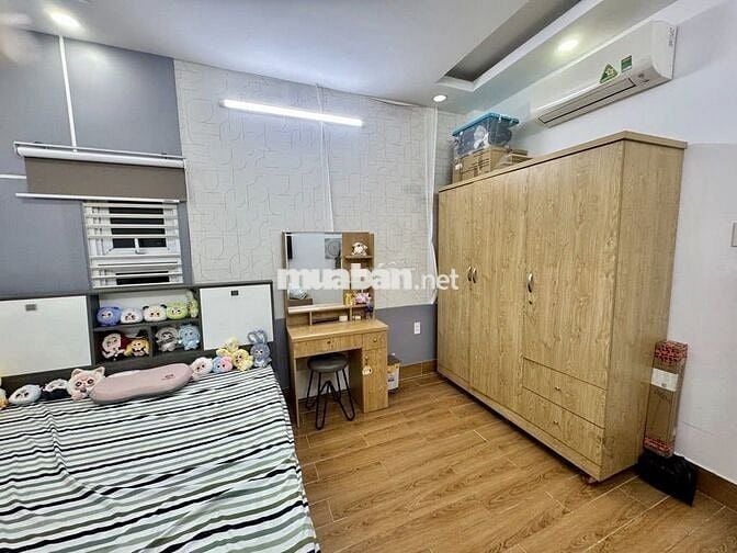 Nhà 50m2 (4.5x11m), 5 tầng 5PN, Phan Đăng Lưu Phú Nhuận, hẻm 5m xe hơi