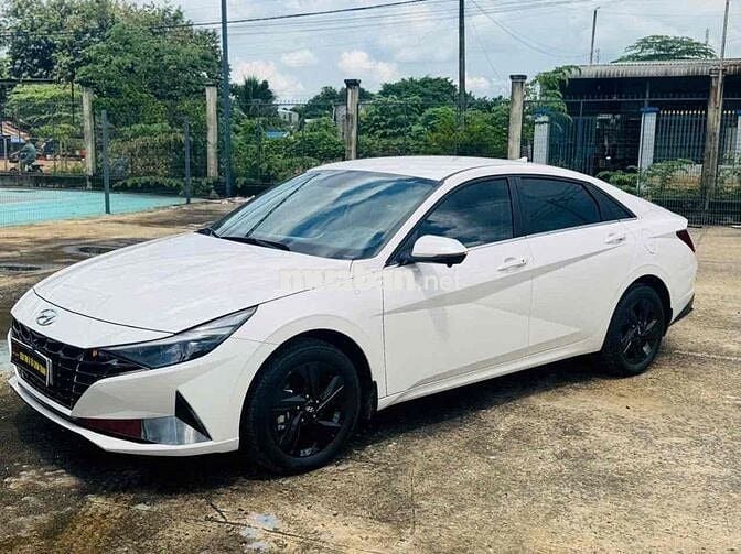 Hyundai Elantra 2024 1.6 AT Tiêu chuẩn  - 31000 km