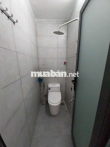 Bùi Quang Là phường 12 nhà trệt lầu hai phòng hai toilet
