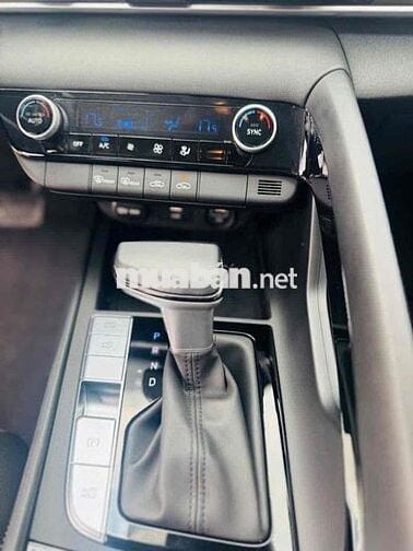 Hyundai Elantra 2024 1.6 AT Tiêu chuẩn  - 31000 km