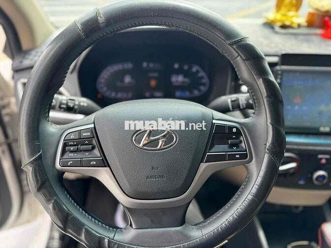 Hyundai Accent 2022 1.4 AT - 73000 km