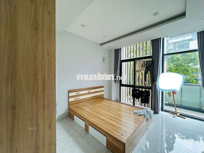 Căn hộ 2PN 1WC (70m2), sẵn nội thất, có thang máy, hầm xe. Chỉ 10 tr