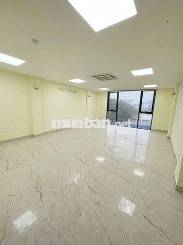 🏡 Cho Thuê Nhà MT Nguyễn Hồng Đào_5x20m, Trệt 3 lầu, Nhà Mới 99%