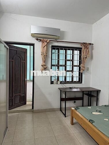 Cho thuê căn hộ cao cấp giá rẻ 70m2 2PN Quận 5