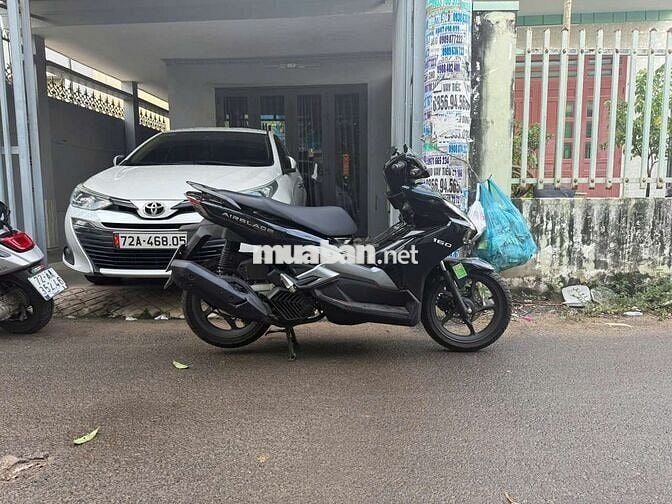 Air blade 160i 2025 bạc đen 98%