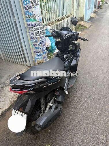 Air blade 160i 2025 bạc đen 98%