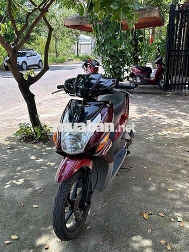 Cần bán xe click 2010 ( giá cả thương lượng )