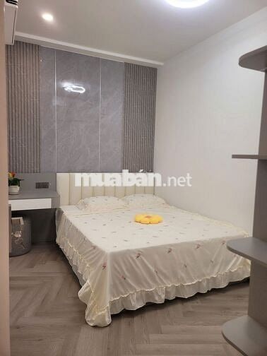 Bán gấp căn hộ 71m2 2PN Sky Garden PMH - Q7, mới 100% Tặng NT cao cấp
