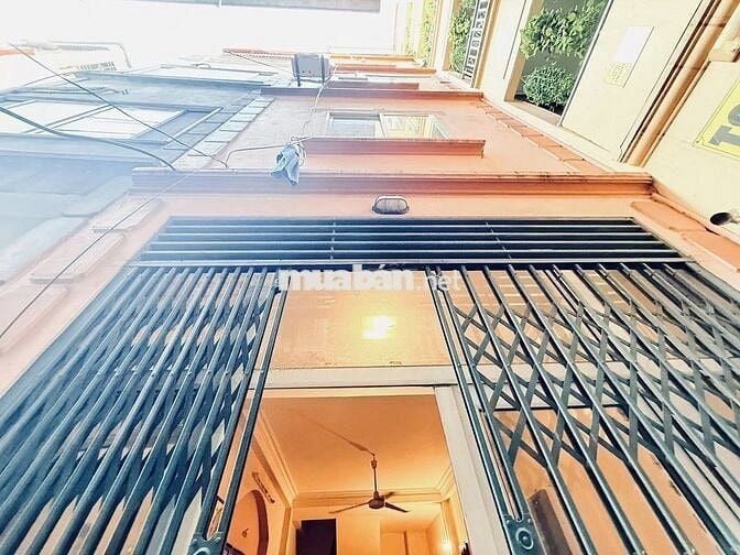 TRUNG TÂM HÀO NAM – NHÀ ĐẸP Ở NGAY – 5 TẦNG CHẮC CHẮN – GIÁ  8.25 TỶ