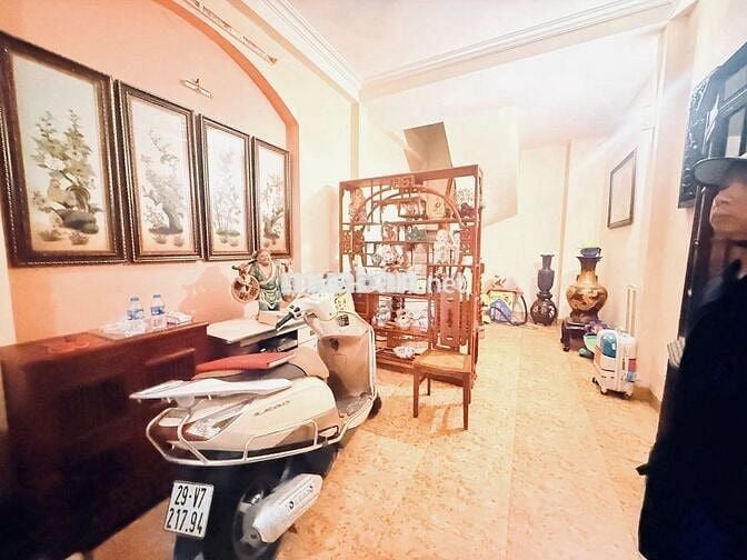 TRUNG TÂM HÀO NAM – NHÀ ĐẸP Ở NGAY – 5 TẦNG CHẮC CHẮN – GIÁ  8.25 TỶ
