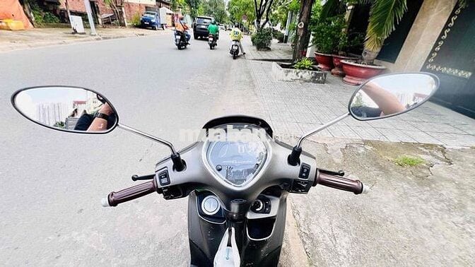 Yamaha Grande ABS xám 2023
