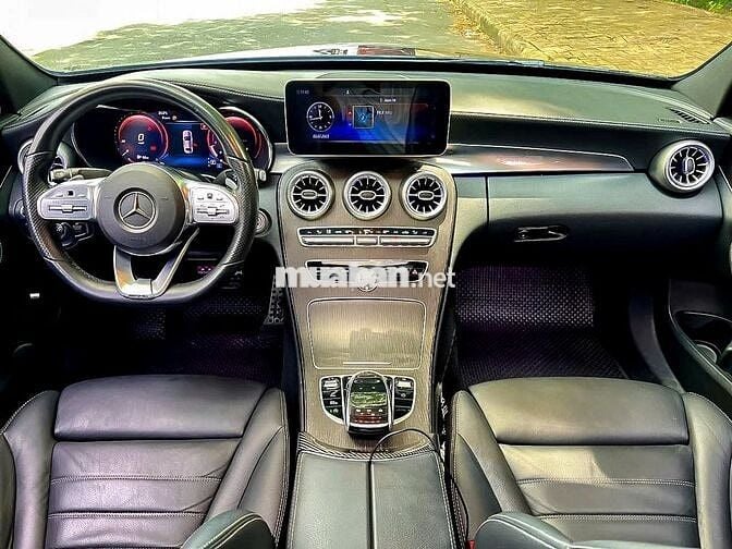 Mercedes Benz 2019 C300 AMG Full Option