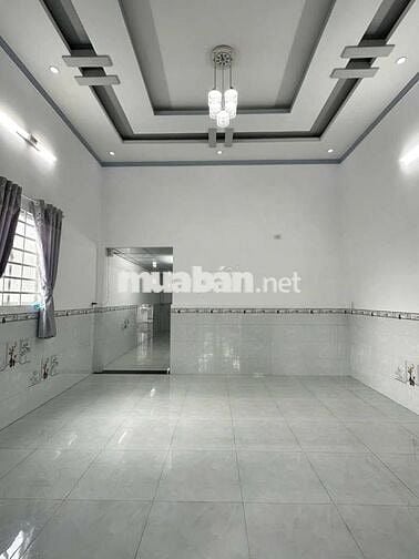 Ngộp! Cần bán căn nhà cấp 4 gần bệnh viện Xuyên Á 120m2 SHR giá 760tr