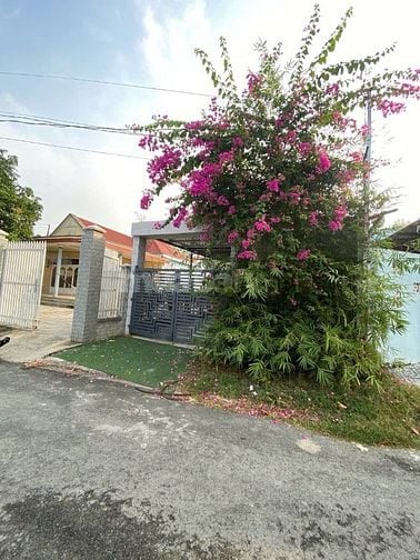 Bán gấp nhà 400m2 sát đường Nguyễn Chí Thanh