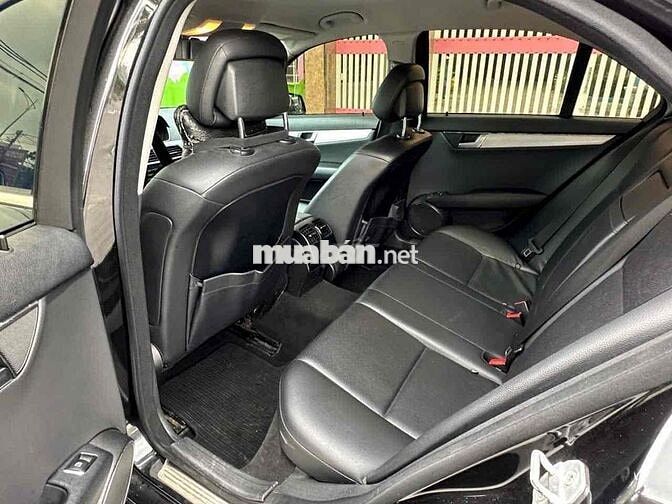 Mercedes Benz C Class 2012 C200 - 90000 km