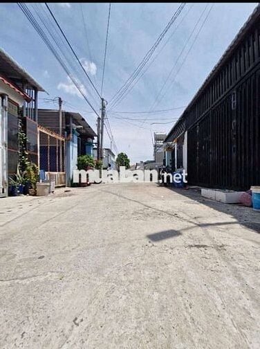 Bán nhà cấp 4 sổ hồng riêng, dt 100m2, gần chợ Bình Hưng giá 735triệu