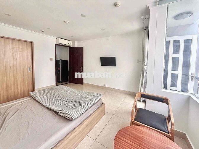 Cho thuê căn hộ 2PN Ban công, Máy giặt riêng Q1 gần cầu Ông Lãnh