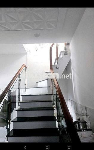 NHÀ 1 SẸC 90M2+SÂN SAU 200M2 HẺM XE HƠI KẾ CẦU ÔNG BỐN 1348 LÊ V LƯONG