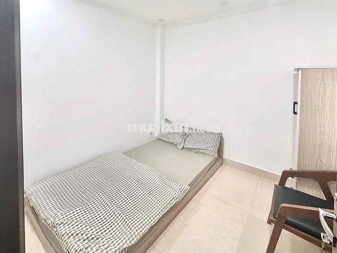Cho thuê căn hộ 2PN Ban công, Máy giặt riêng Q1 gần cầu Ông Lãnh