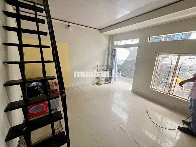 Vị trí đắc địa 466/28 Xô Viết, P25, Bình Thạnh, cách mặt đường 50m.