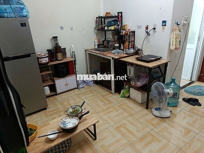 Căn hộ 1 phòng ngủ tách bếp có cửa sổ ban công