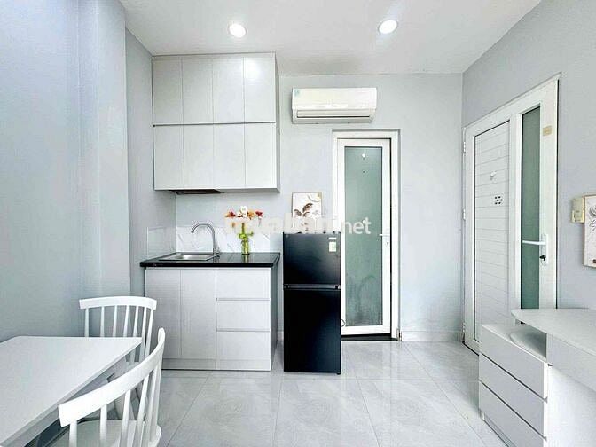 CĂN HỘ DỊCH VỤ CAO CẤP 1PN TÁCH BẾP THANG MÁY NGAY CẦU NGUYỄN VĂN CỪ