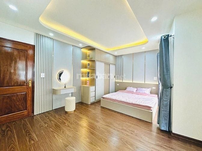 Bán gấp nhà Nguyễn Khánh Toàn ngõ thông gần phố kinh doanh 60m² x 5 tầ